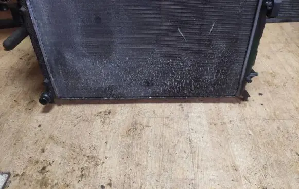 Volkswagen PASSAT B6 Coolant radiator