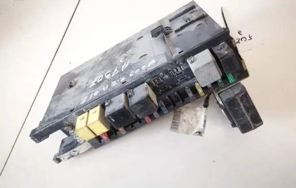 Mercedes-Benz C W203 Fuse box set 2035450701
