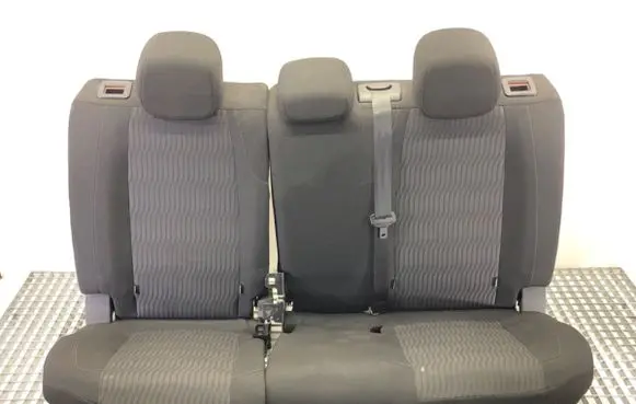 Peugeot 308 SW Second row seats 