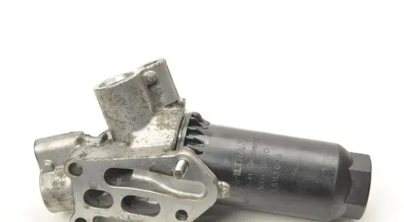 Ford Tourneo Oil filter mounting bracket 7M5R6C631AD