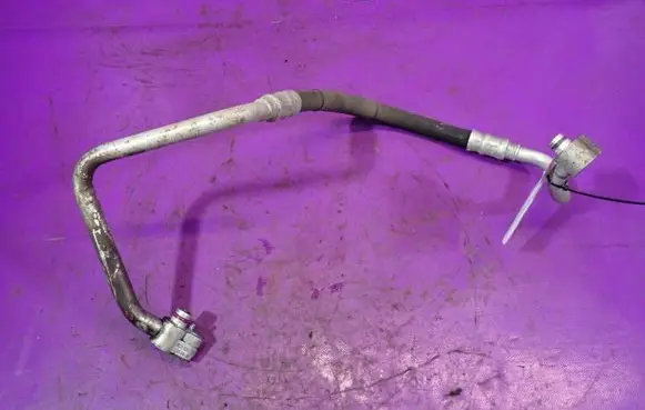 Volkswagen PASSAT B6 Air conditioning (A/C) pipe/hose 
