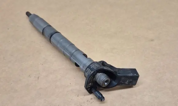 Audi A6 S6 C6 4F Fuel injector 059130277AJ