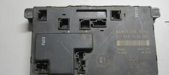 Mercedes-Benz E W211 Door control unit/module 2118707026