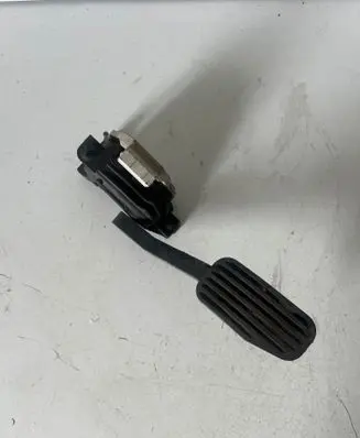 Volvo S60 Accelerator throttle pedal PBTPGF50 9205746 00776920