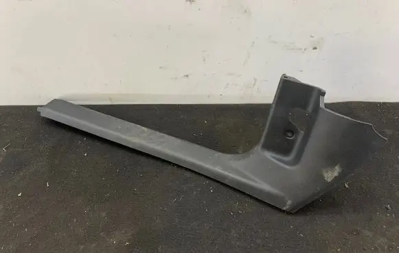 Skoda Superb B6 (3T) Front sill trim cover 3T0863483A