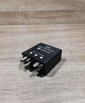 Audi 80 90 S2 B4 Other relay 4A0919579C 898685 342