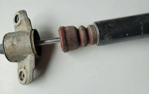 KIA Ceed Rear shock absorber/damper 55300J7AA0 S19G0436131