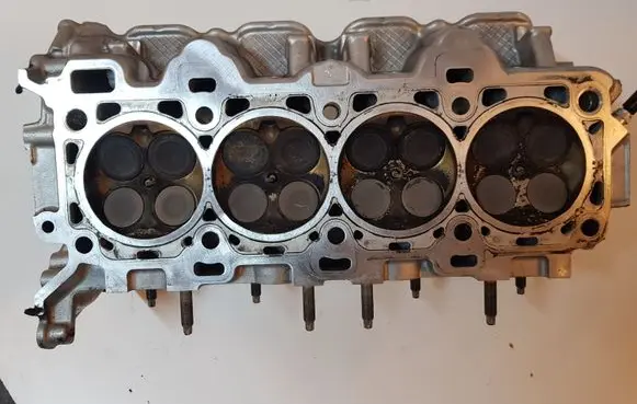 Ford Mustang VI Engine head RHRFJR3E6090BF