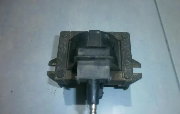 Renault Twingo I High voltage ignition coil BAE504