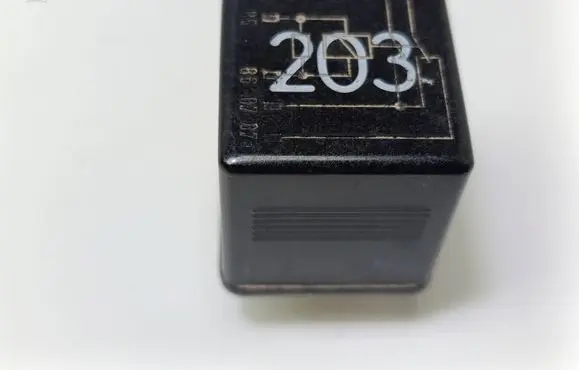 Audi A6 S6 C4 4A Other relay 8A0951253A
