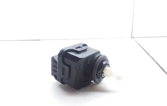 Audi A3 S3 8L Headlight level adjustment motor 3B0941295B 007878