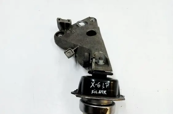 BMW X6 F16 Engine mount vacuum valve 6853103