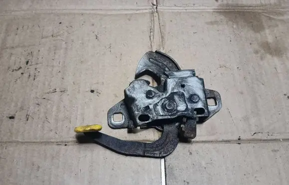 Mini One - Cooper R50 - 53 Engine bonnet/hood lock/catch 1480861