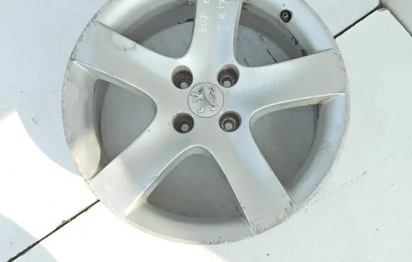 R17 alloy rim