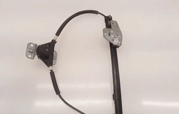 Rear door manual window regulator