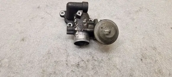 Toyota Yaris Throttle valve 33010