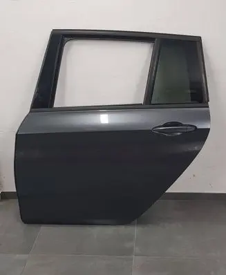 BMW 2 F45 Rear door