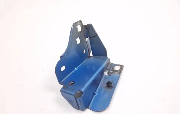 Renault Zoe Fender mounting bracket 620425323R