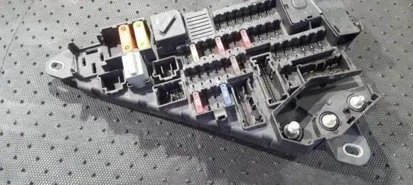 BMW 5 E60 E61 Comfort/convenience module 690658806 51881107ES