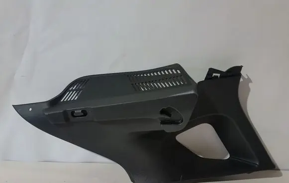 Trunk/boot lower side trim panel
