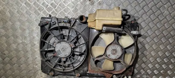 Toyota Avensis T220 Coolant radiator MN4221320421 0G01