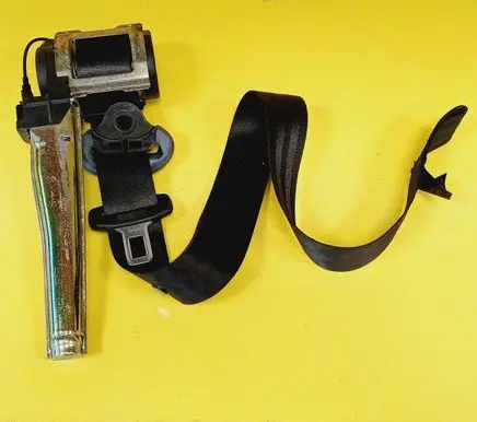 Seat Ibiza II (6k) Front seatbelt 6K3857705A