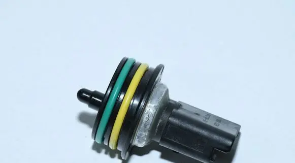 Citroen C4 II Picasso Fuel pressure sensor 81CP38-01
