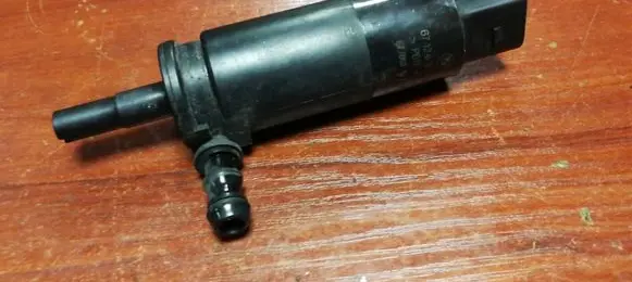 BMW 7 E65 E66 Headlight washer pump 6973097