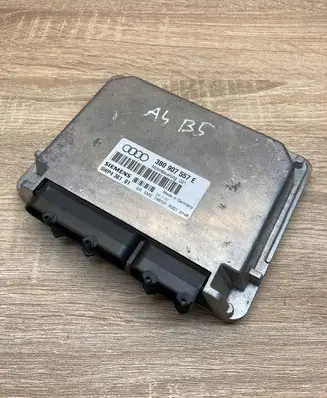 Audi A4 S4 B5 8D Engine control unit/module ECU 3B0907557E 5WP436101