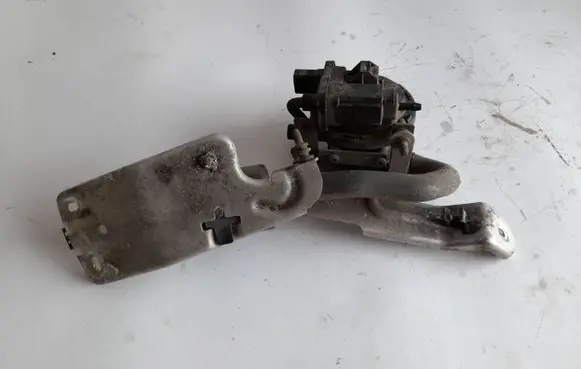 Audi TT TTS Mk2 Fuel tank valve 8J0906271