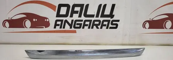 Toyota Avensis T270 Trunk door license plate light bar K6LL