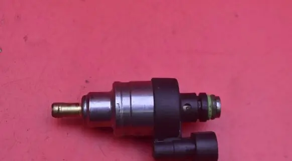 Volvo S60 Fuel injector 67R-0312877