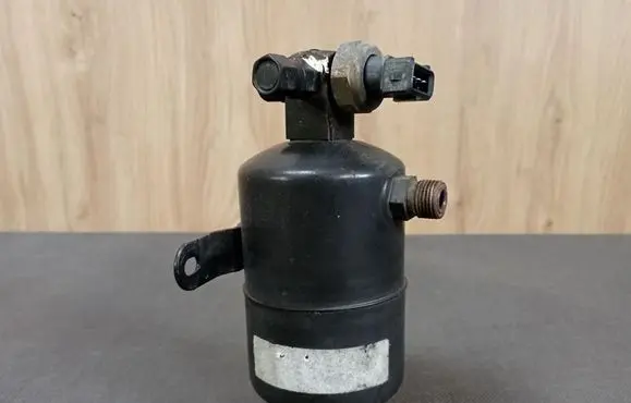 Mercedes-Benz SLK R170 Air conditioning (A/C) air dryer 1708300383 A1708300383