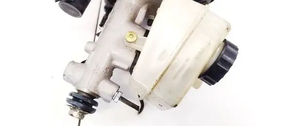 Master brake cylinder