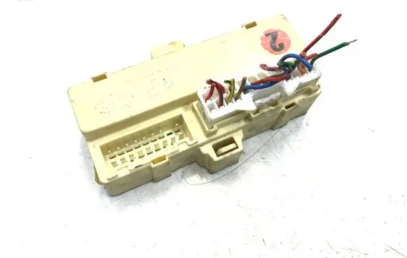KIA Carens II Fuse module 919402G020 K1968