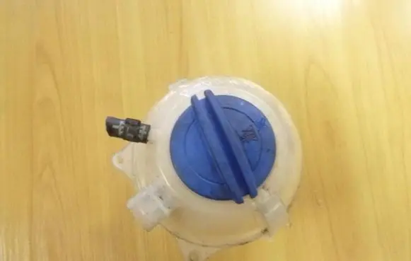 Volkswagen Polo V 6R Coolant expansion tank/reservoir 6Q0121407B VD1387