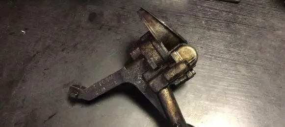 BMW 3 E30 Oil pump 1273082