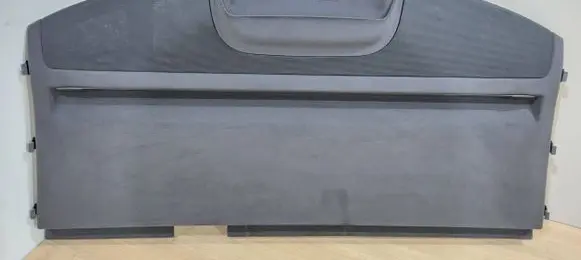 Parcel shelf