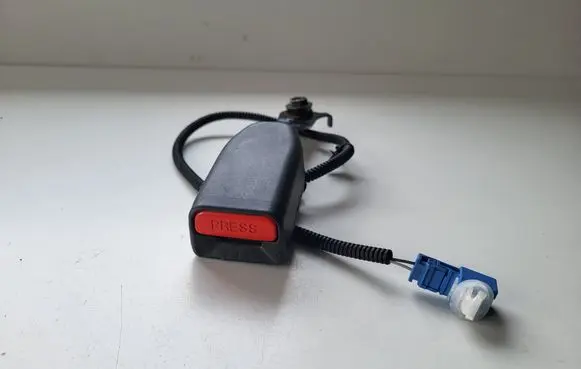 Honda CR-V Front seatbelt buckle