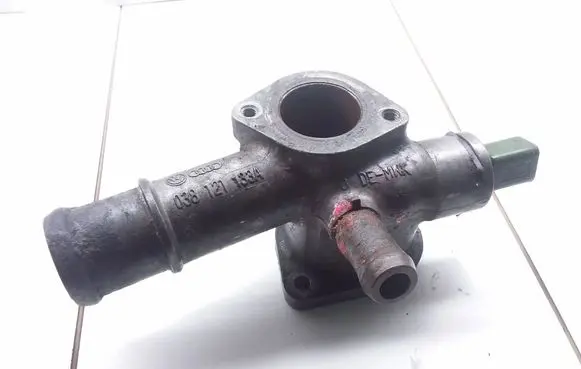 Audi A4 S4 B6 8E 8H Thermostat 038121133A