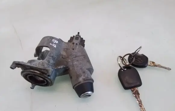 Volkswagen PASSAT B4 Ignition lock 357905951
