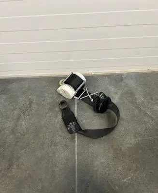 Jaguar XF X250 Front seatbelt 9X23F611B09AD