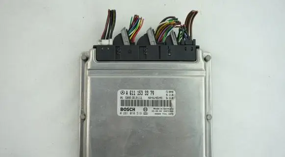 Mercedes-Benz Sprinter W901 W902 W903 W904 Engine control unit/module A6111533379 0281010519