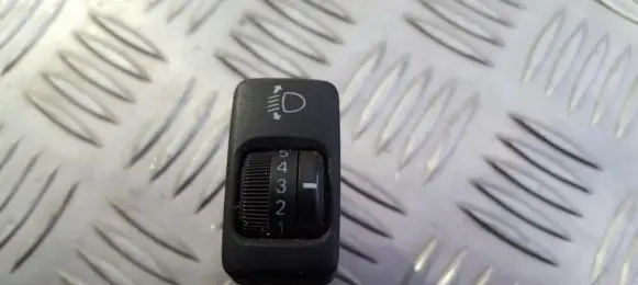 Toyota Corolla Verso E121 Headlight level height control switch