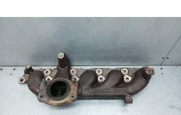 Volvo S60 Exhaust manifold 30637921