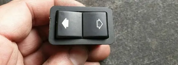 BMW 5 E39 Electric window control switch 8368974