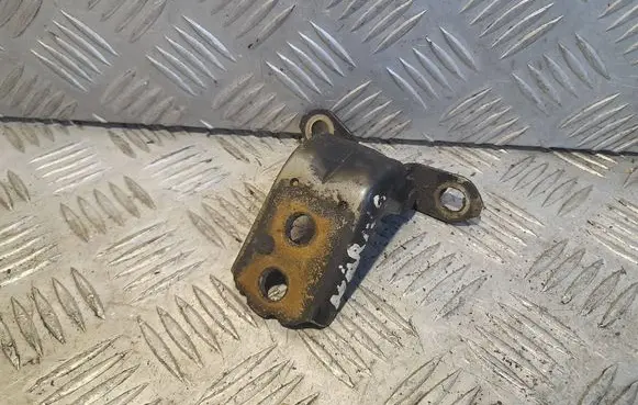 Nissan Navara D40 Front door upper hinge
