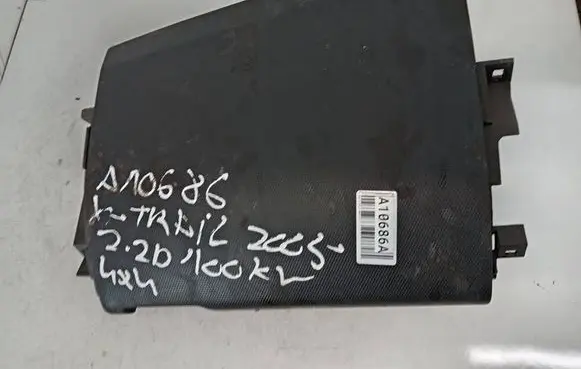 Nissan X-Trail T30 Glove box 68275EQ400