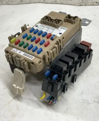 Subaru Forester SG Fuse box set LB100603B 15A15A