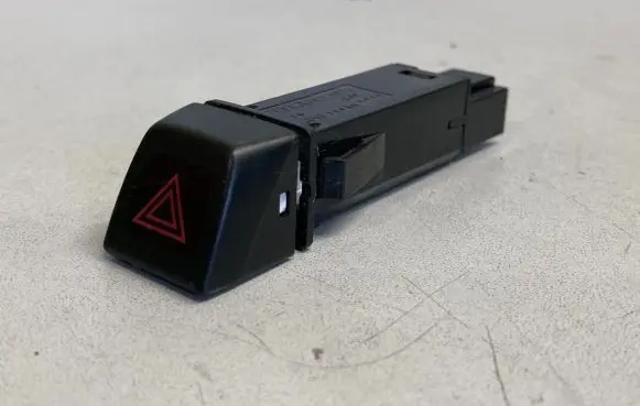 Volvo XC60 Hazard light switch 9123684